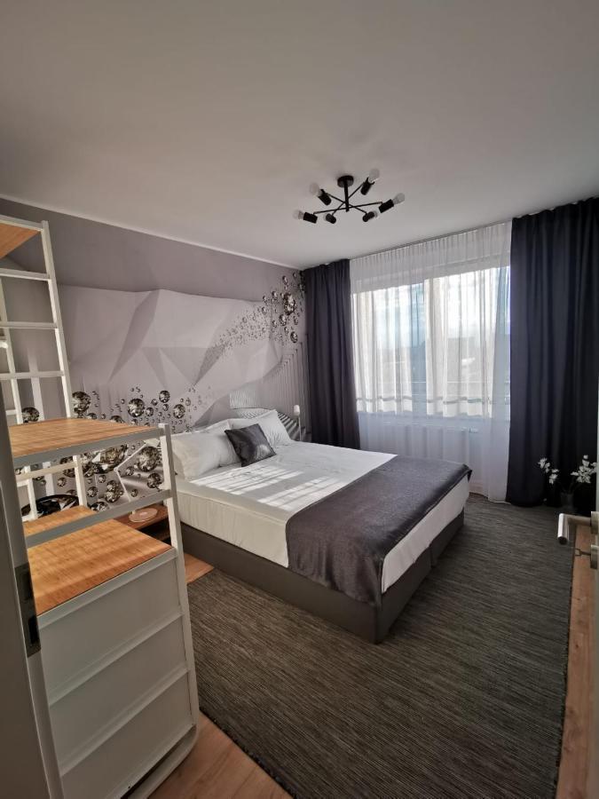 Cliche Luxury Apartment